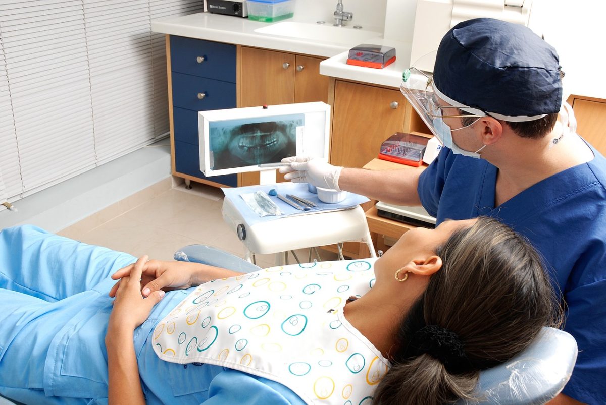 Dzisiejsza technologia używana w salonach stomatologii estetycznej być może spowodować, że odzyskamy prześliczny uśmieszek.